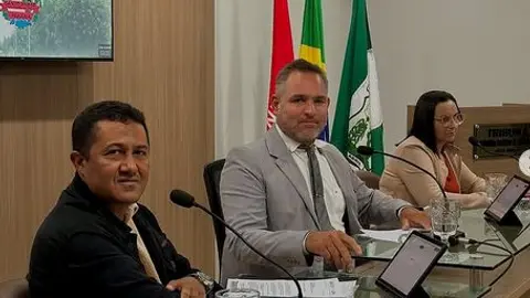 #TBT 🫡 | Câmara de Santo André em recesso, retorno dos trabalhos em julho