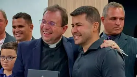 Padre Fabrício Timóteo recebe título de cidadão santoandreense em Sessão Solene